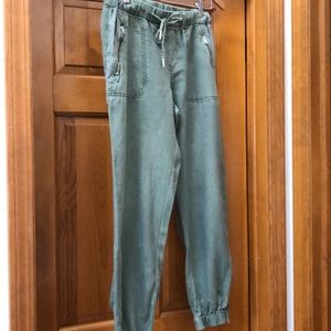 Blank NYC linen joggers with bottom zippers!